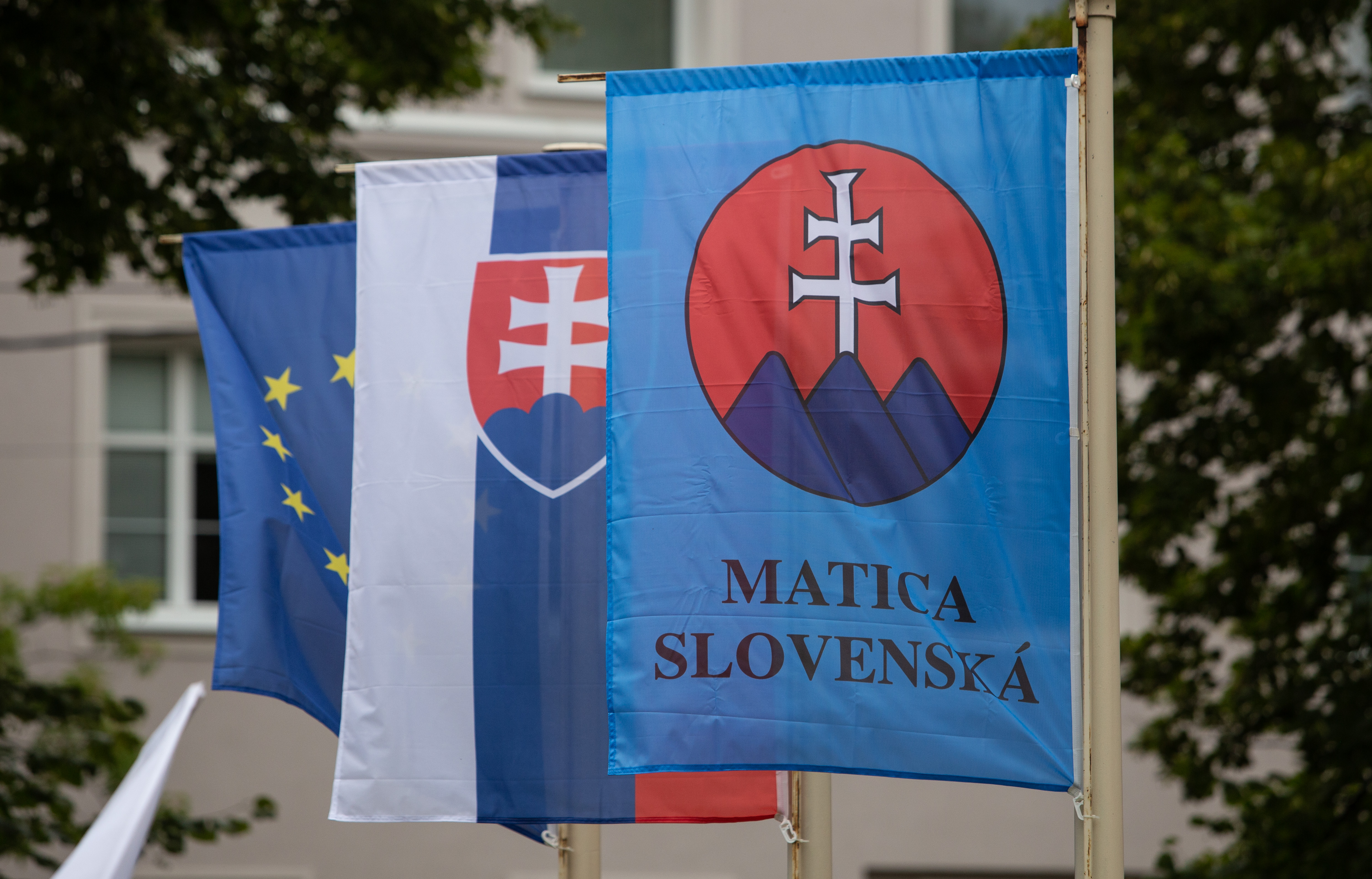 Matica slovenská označila kampaň DPOH za nechutný útok. Zvoláva protest pred divadlom