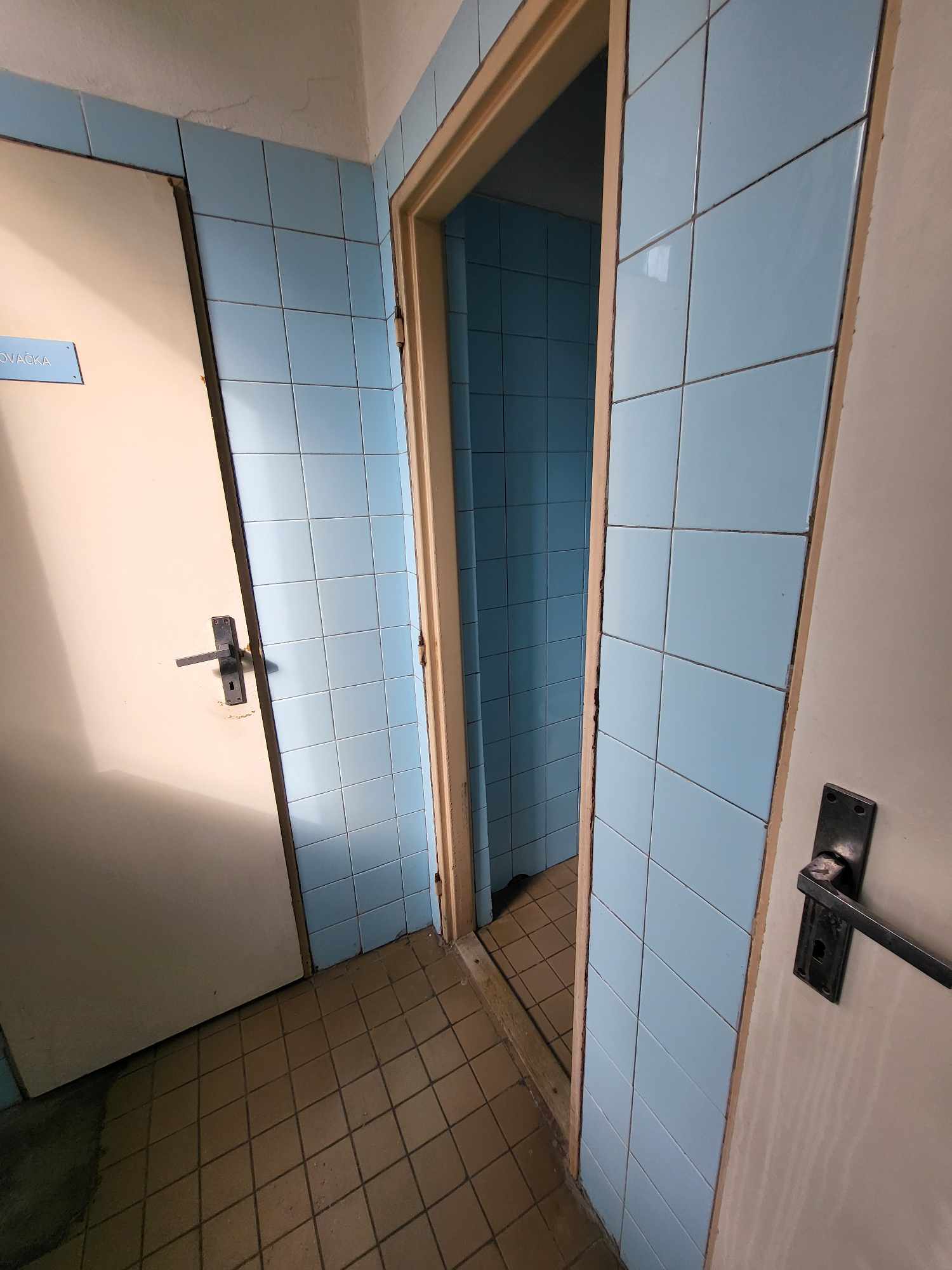 Nechutné podmienky v nemocnici: Na záchodoch prespávali bezdomovci