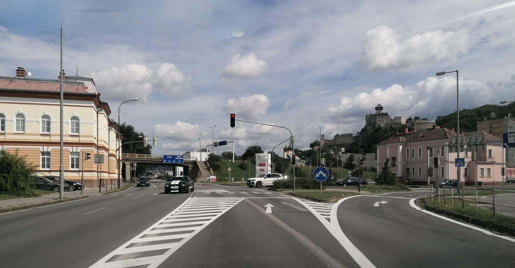 Vodiči, pozor: Po vylúčení nákladnej dopravy zo starého mosta začali platiť aj zmeny v premávke