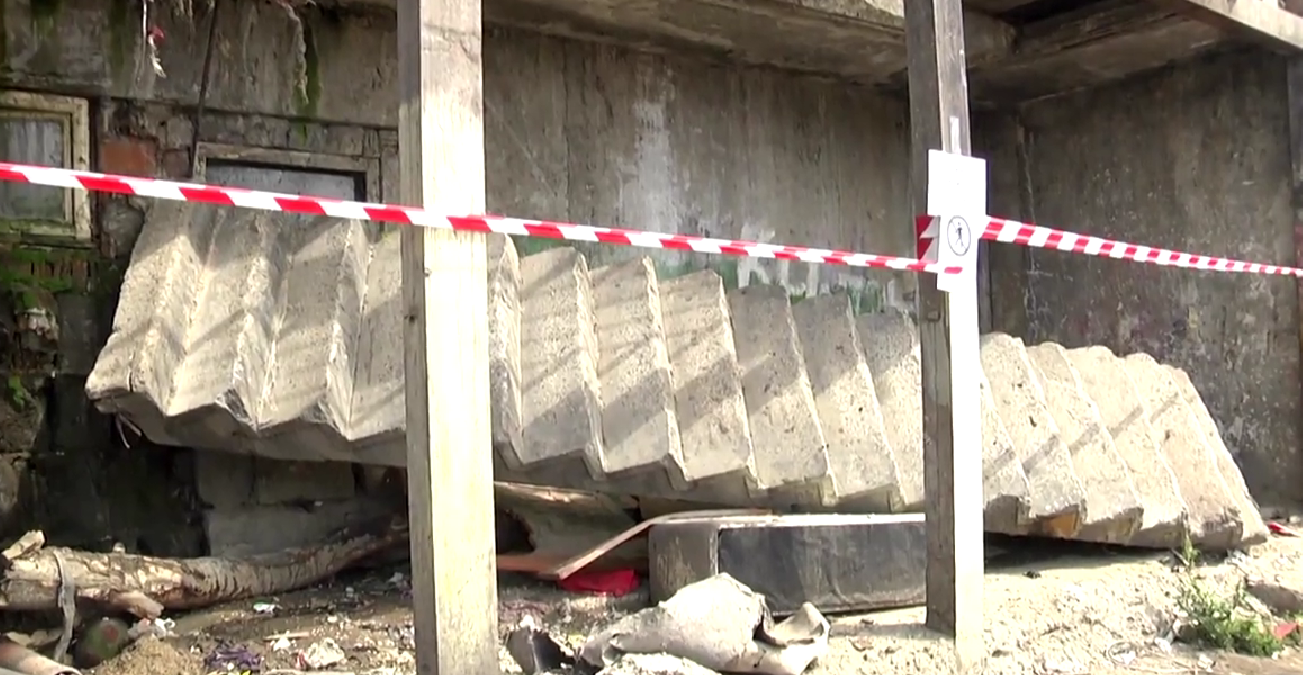 Mimoriadna situácia v meste po páde schodiska je ukončená