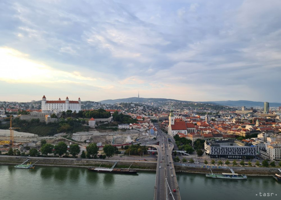 Hlavné mesto plánuje čerpať niekoľkomiliónový úver. Týkať sa bude najmä opráv ciest