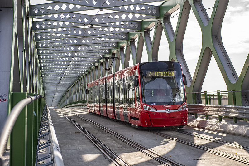 Nová električková trať do Petržalky by mala byť  hotová o rok