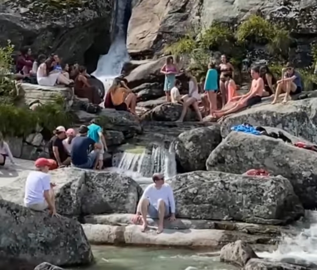 Bizarná situácia v Tatrách: Turisti si vzácne plesá mýlia s akvaparkom