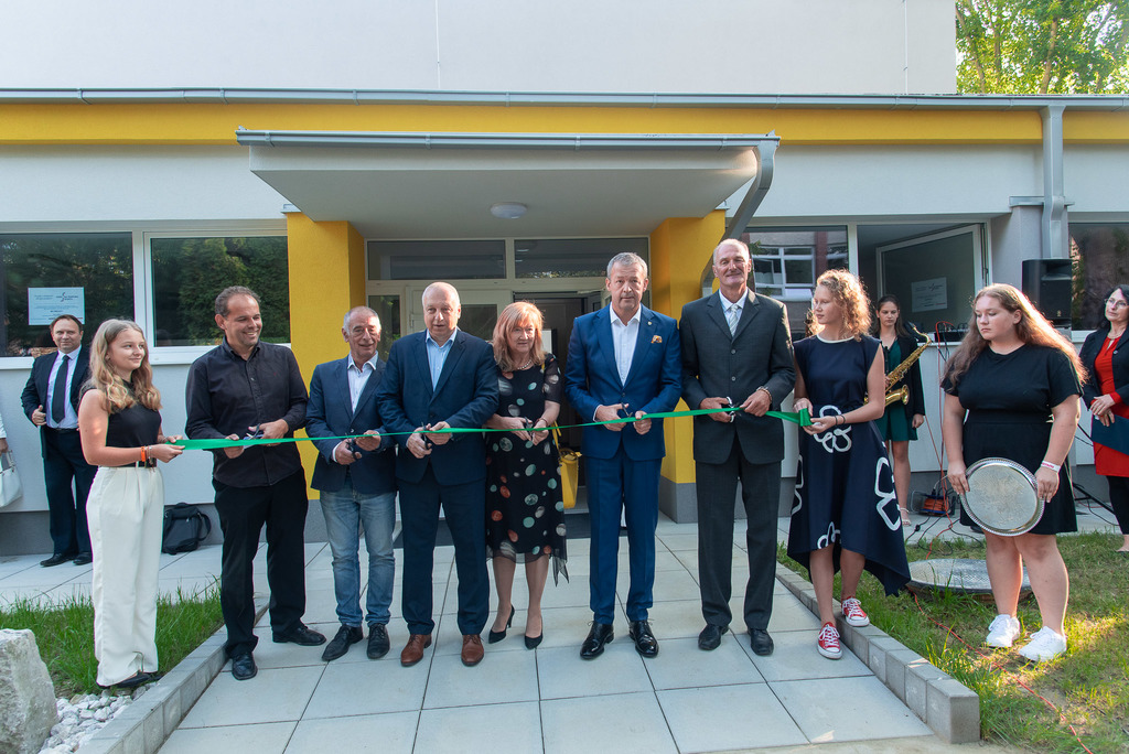 FOTO Veľká radosť stredoškolákov. Dostali moderné športoviská s netradičnými prvkami