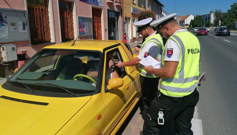 Veľká policajná akcia: Fúkalo vyše 200 vodičov