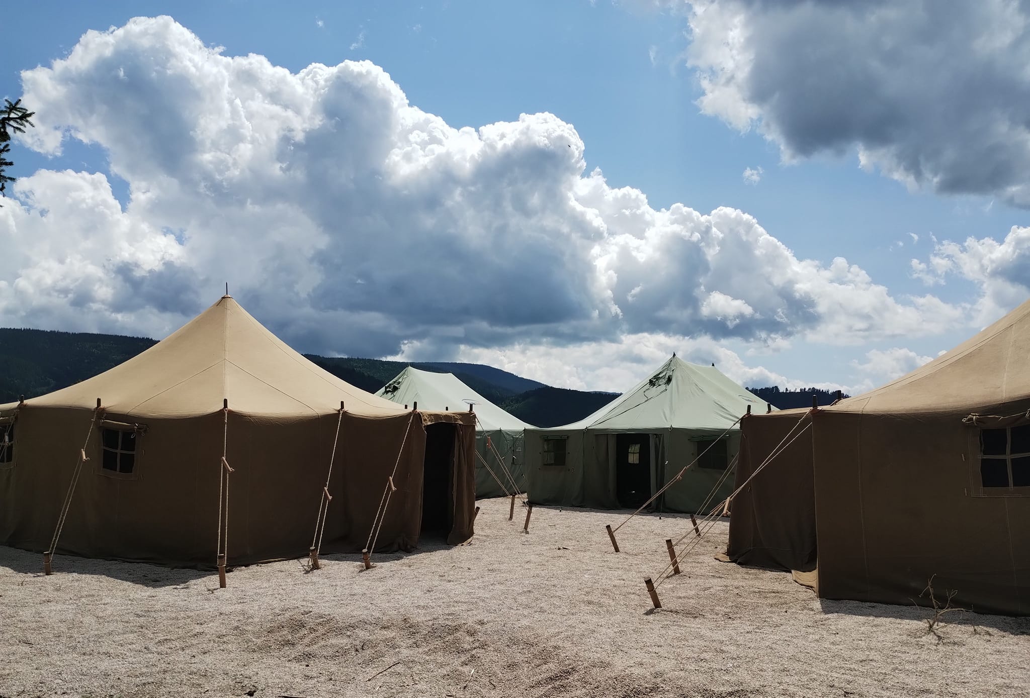 Po tragickom požiari v Telgárte žijú ľudia stále v stanoch