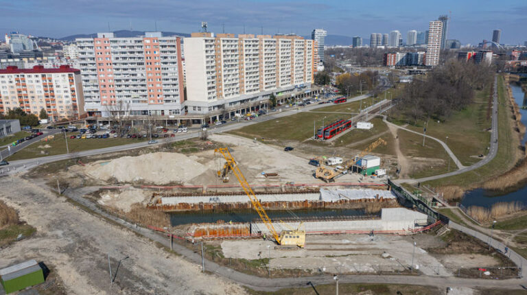 Výstavba petržalskej električky