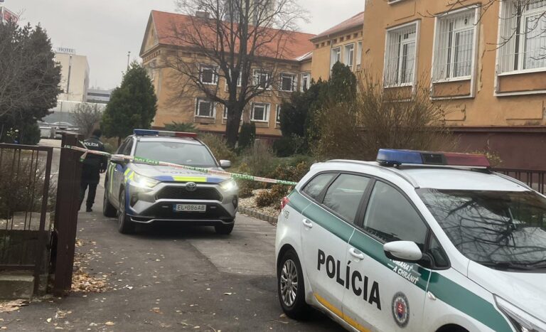 Gymnázium Alberta Einsteina. Podozrenie na bombu a streľbu.