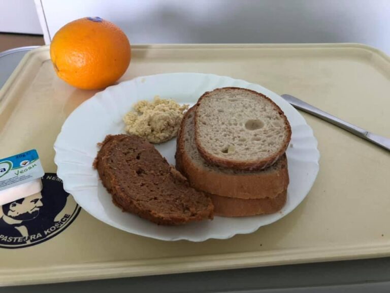 Nekŕmte nás odpadom