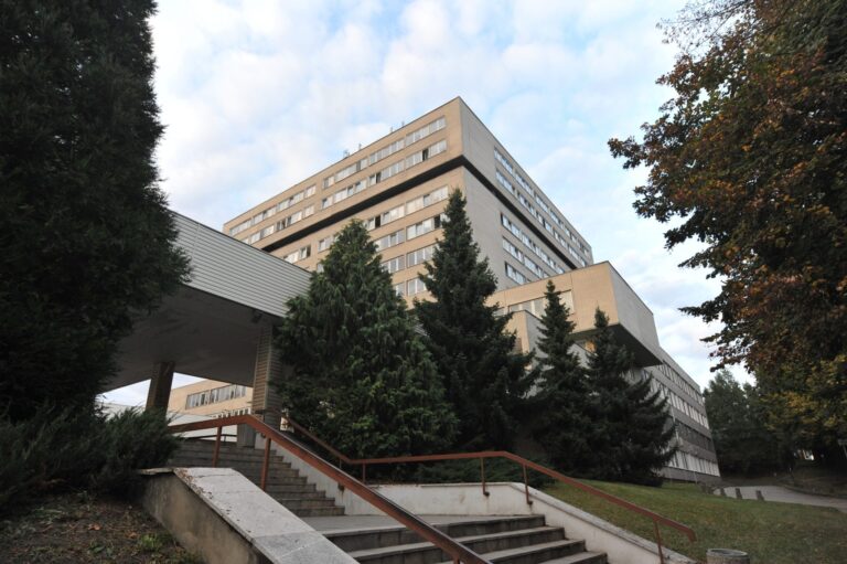 dlhy v nemocnici