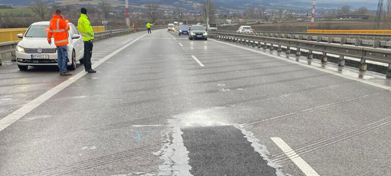 Dopravné obmedzenie na diaľnici D1 v smere na Bratislavu