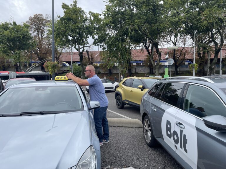 taxík taxislužba