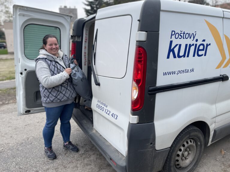 kuriér pošta
