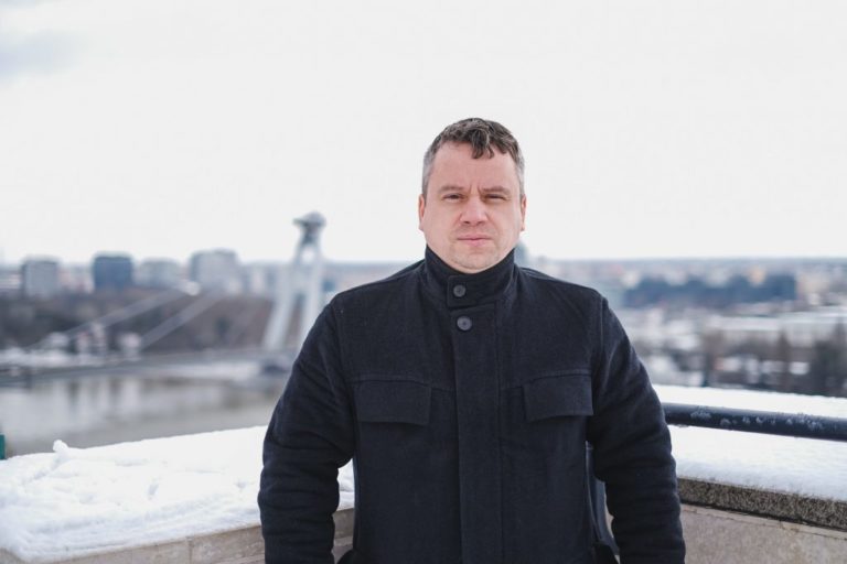 Ekonóm Ján Tóth: Nedá sa vylúčiť relatívne rýchly návrat k nízkej inflácii, dotácie však to obdobie u nás zrejme natiahnu