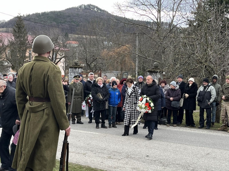 V Cetuni si cez víkend uctili padlých partizánov. Foto: web Stará Turá