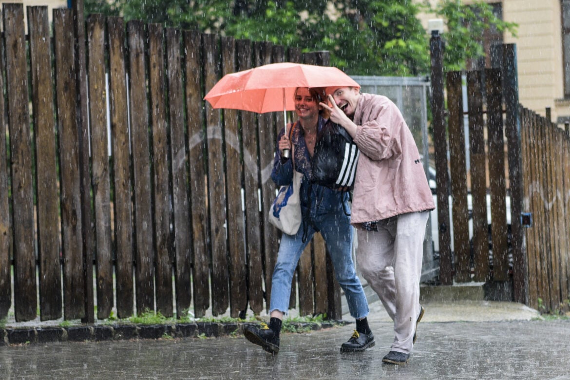 Dažďové sprchy zasiahnu viaceré okresy